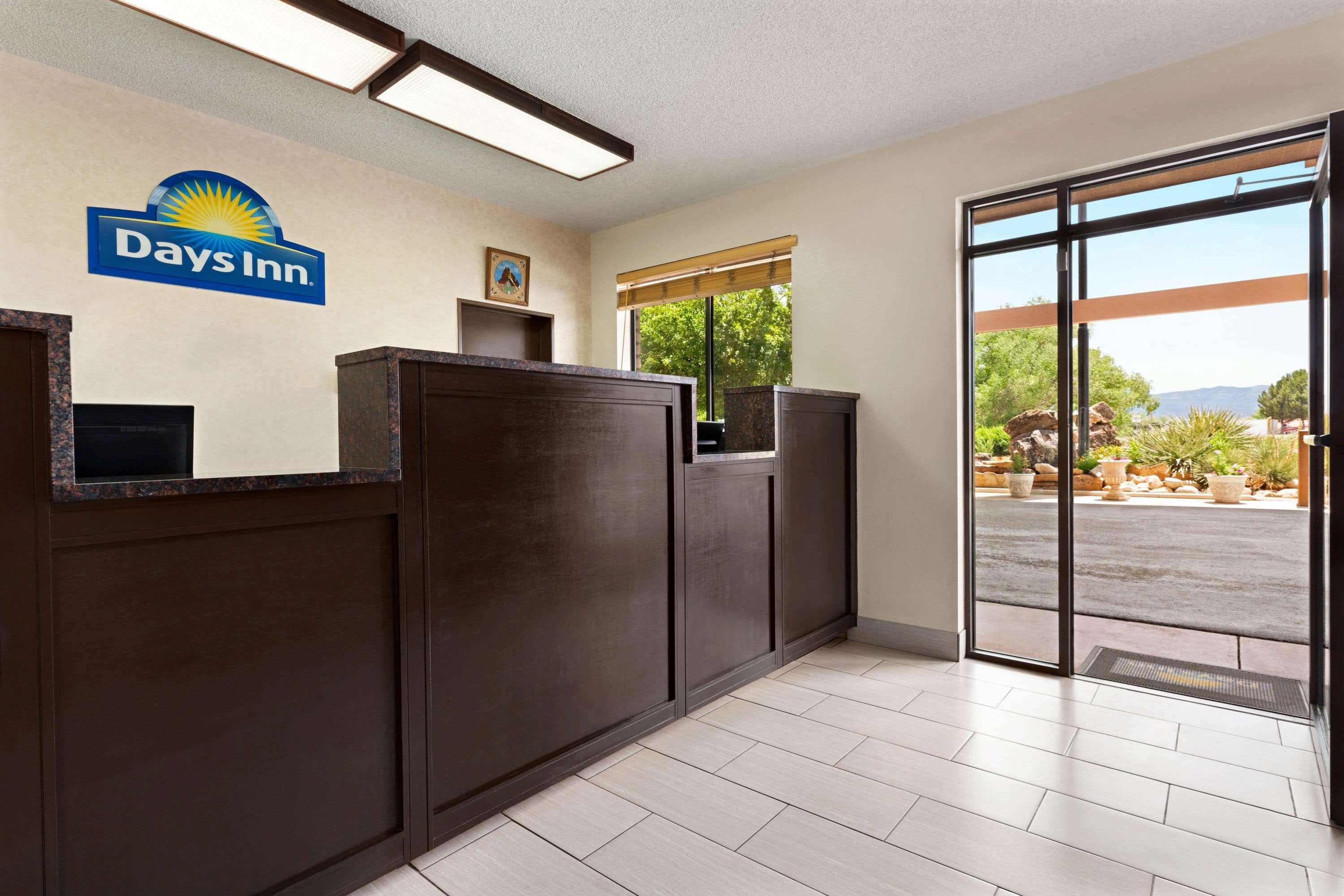 Days Inn By Wyndham Cortez Bagian luar foto